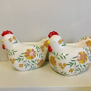 Bath & Body Works Floral Chicken Pedestal 3-Wick Candle Holders
